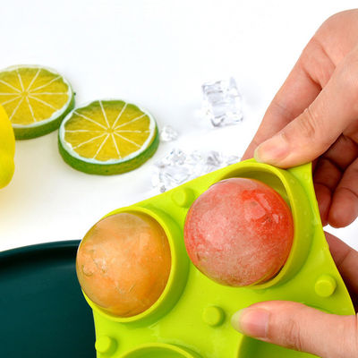 ウィスキーのための食品等級のシリコーンの氷型4キャビティ直径5cm